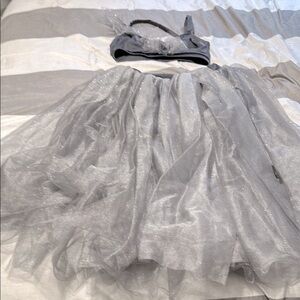 Maneca Activewear Dance Costume Gray Sparkly 2 Piece Adult Medium competition
